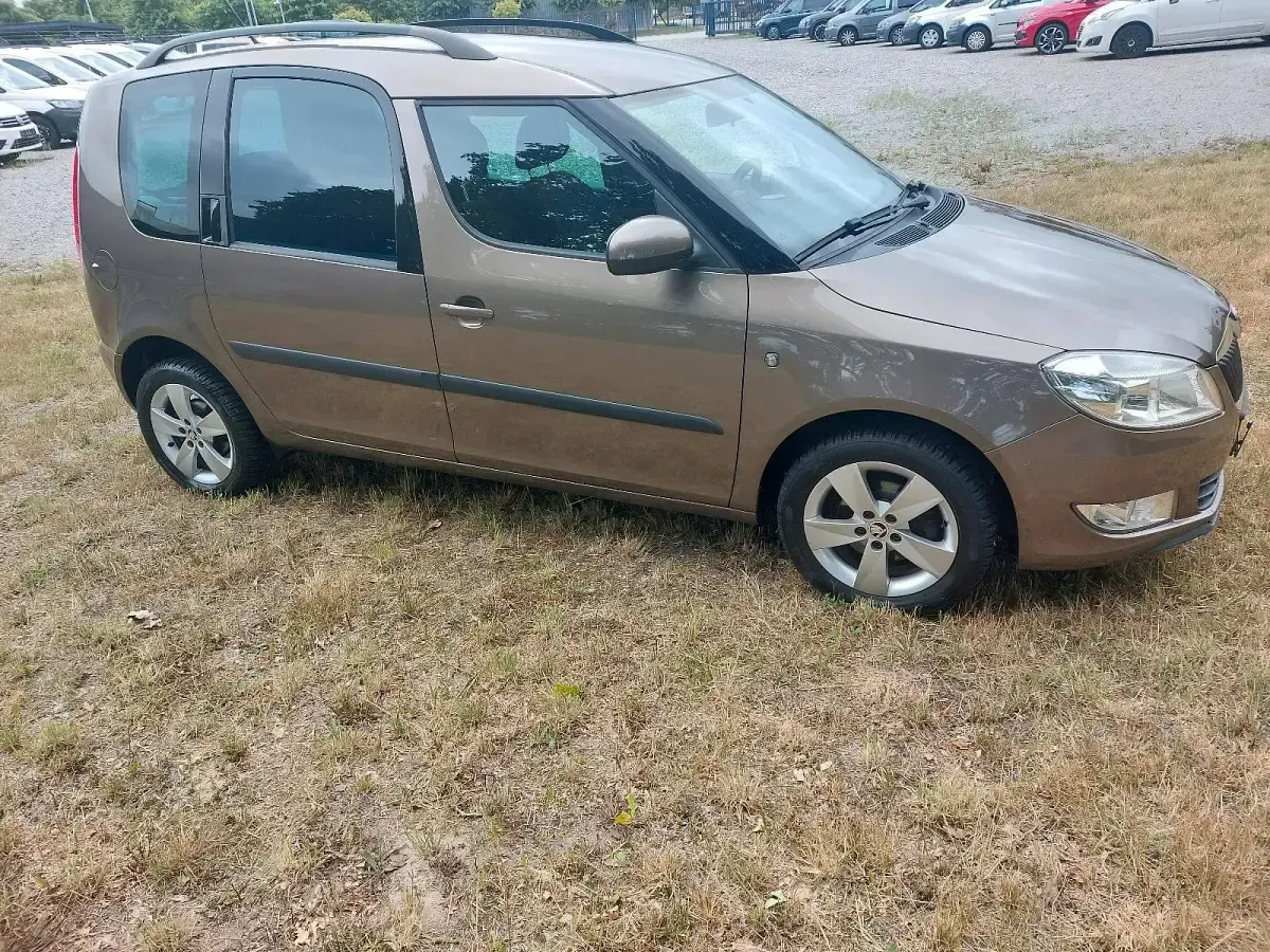 Gebraucht Skoda Roomster 86 PS (63 kW) 2013 Gold Van / Kleinbus
