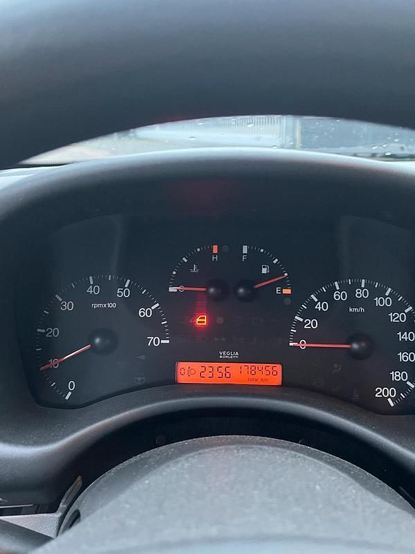 Gebraucht Fiat Punto 80 PS (58 kW) 2002 Blau Kleinwagen