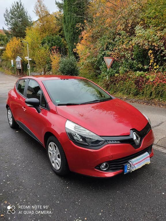 Rot Gebraucht 2016 Renault Clio IV Expression Limousine | 6.800 € (Guter Preis) - Bild 1/4