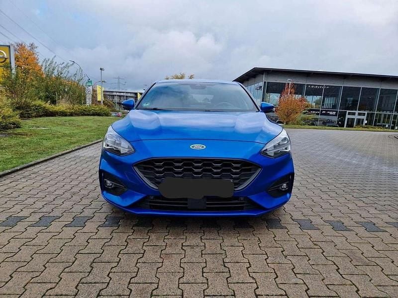 Blau Gebraucht 2018 Ford Focus ST-Line Kombi | 8.800 € (Guter Preis) - Bild 1/4