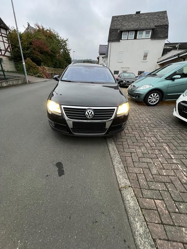 Schwarz Gebraucht 2007 VW Passat Kombi | 1.400 € (Guter Preis) - Bild 1/4