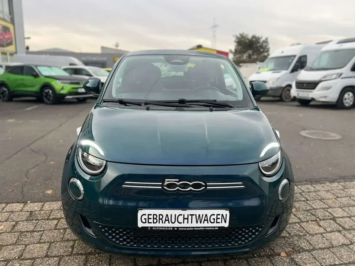 Gebraucht Fiat 500e 86 kW (118 PS) 2023 Grün Kleinwagen
