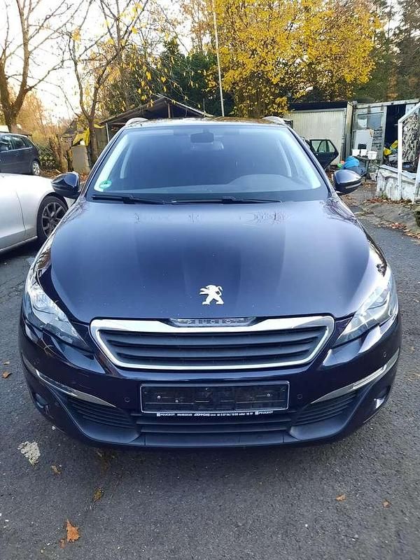 Gebraucht Peugeot 308 SW 120 PS (88 kW) 2017 Blau Kombi