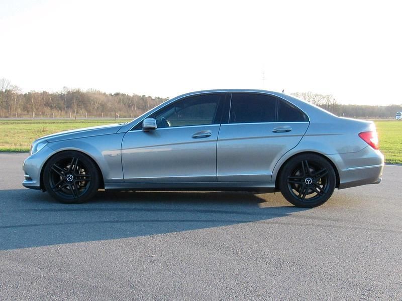 Gebraucht Mercedes C220 170 PS (125 kW) 2012 Grau Limousine