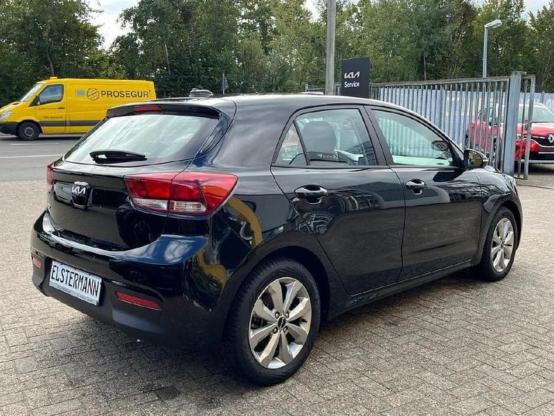 Gebraucht Kia Rio Vision 101 PS (74 kW) 2023 Schwarz Limousine