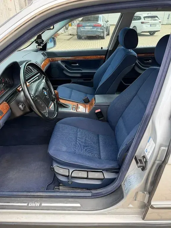 Gebraucht BMW 728 193 PS (141 kW) 1999 Silber Limousine