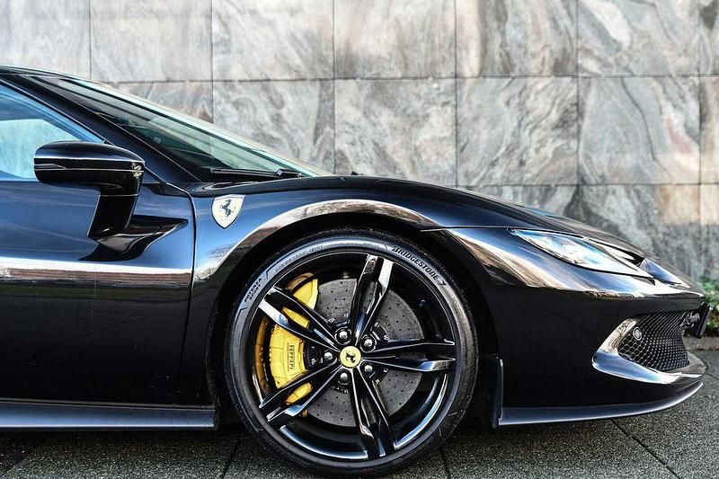 Gebraucht Ferrari 296 829 PS (609 kW) 2023 Schwarz