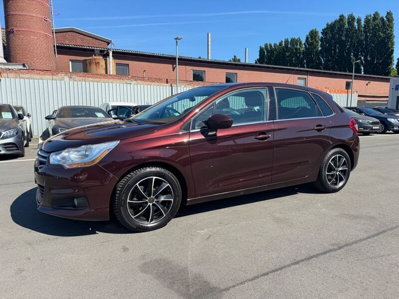 Gebraucht Citroën C4 Tendance 111 PS (81 kW) 2011 Rot Limousine