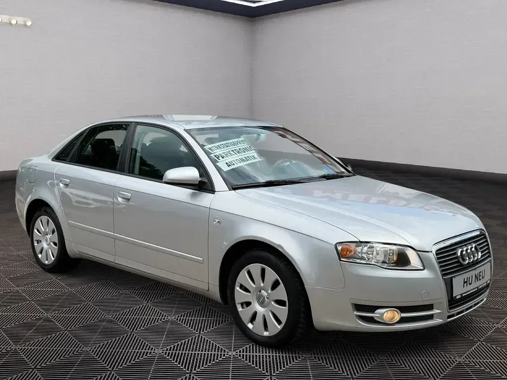 Gebraucht Audi A4 131 PS (96 kW) 2007 Silbersee/lichtsilber Limousine