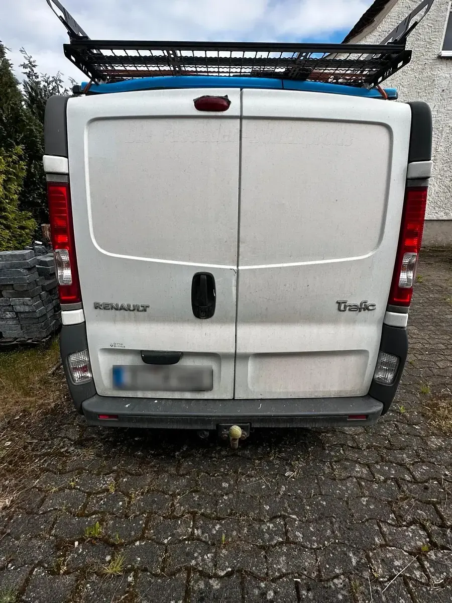 Gebraucht Renault Trafic 90 PS (66 kW) 2007 Weiß Van / Kleinbus