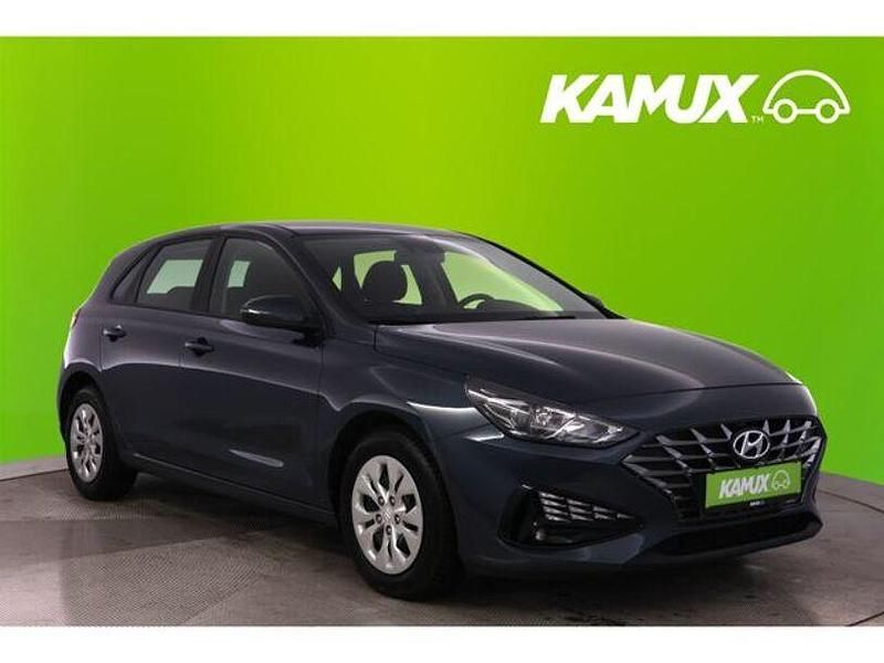 Blau Gebraucht 2024 Hyundai i30 Trend Limousine | 15.950 € (Superpreis) - Bild 1/3