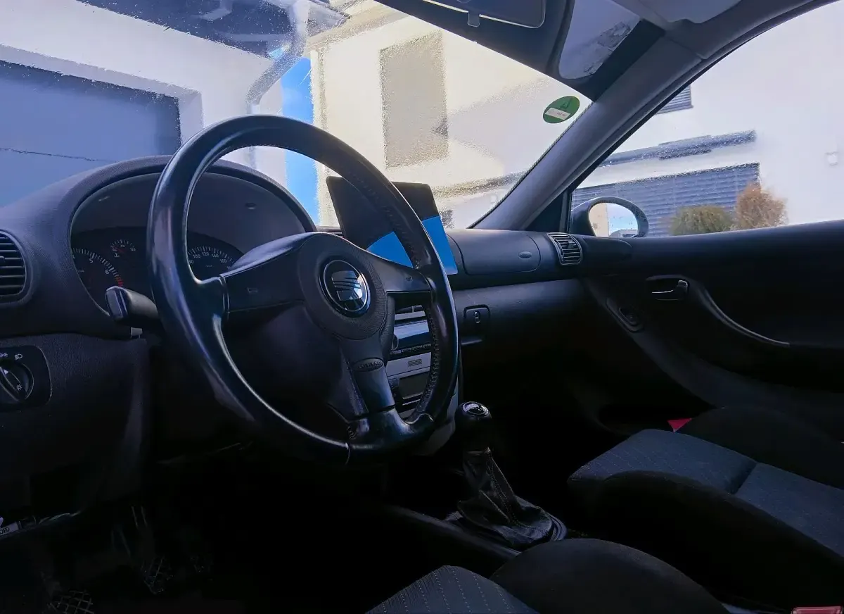 Usado Seat Leon 105 HP (77 kW) 2004 Azul Citadino