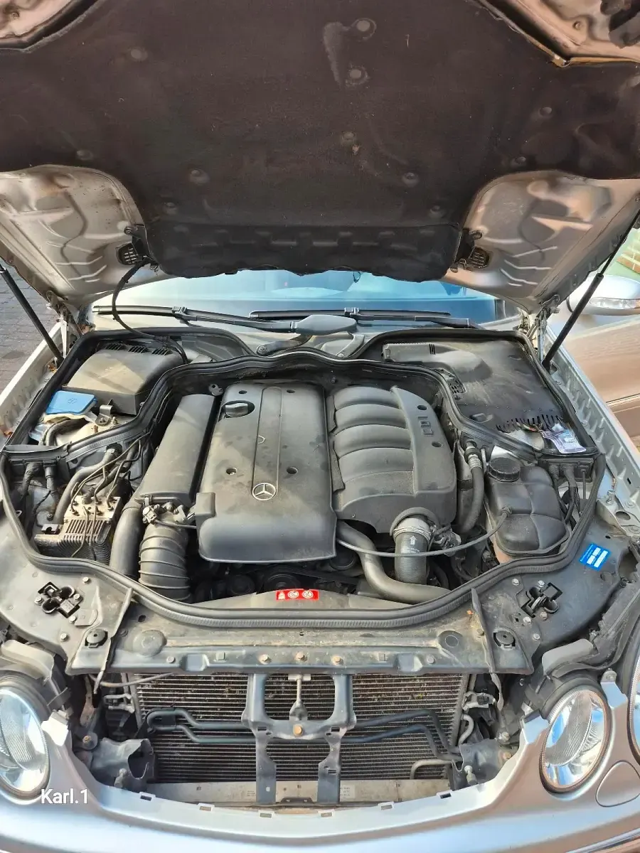 Gebraucht Mercedes E220 150 PS (110 kW) 2004 Grau Kombi