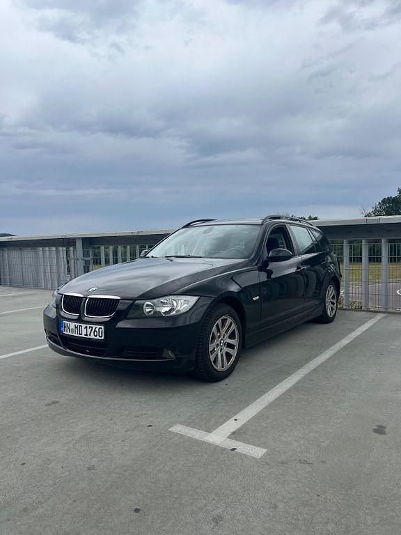 Schwarz Gebraucht 2007 BMW 318 Limousine | 2.600 € (Fairer Preis) - Bild 1/4