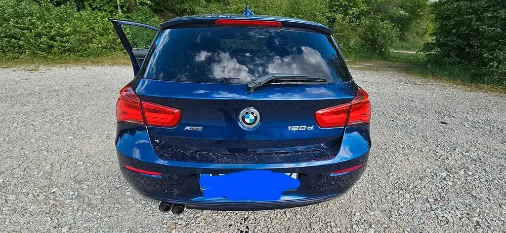 Gebraucht BMW 120 Sport Line 190 PS (139 kW) 2017 Blau Kleinwagen