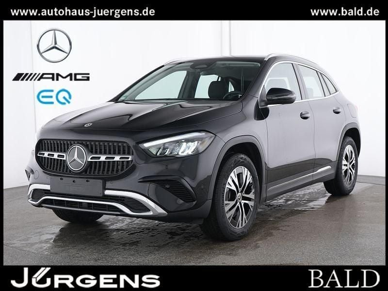 Schwarz kosmosschwarz metallic Gebraucht 2025 Mercedes GLA250 Progressive SUV | 40.880 € (Superpreis) - Bild 1/4