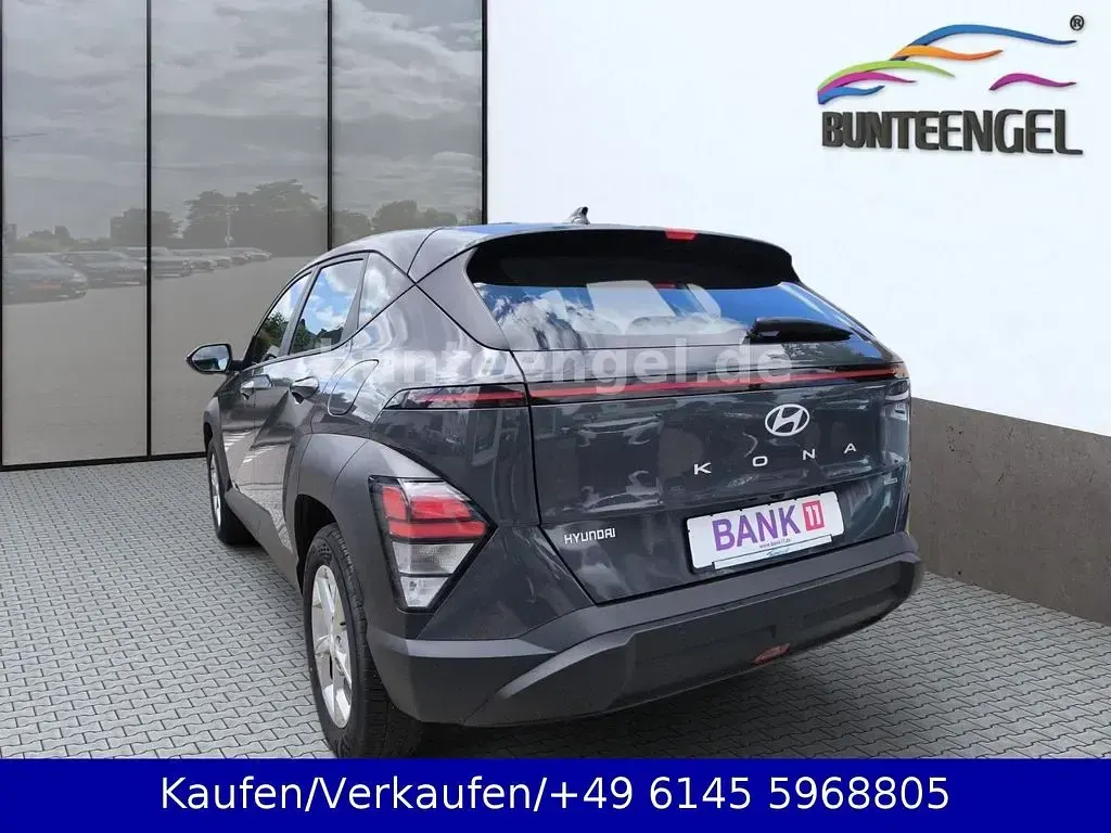 Gebraucht Hyundai Kona Select 141 PS (103 kW) 2024 Grau SUV