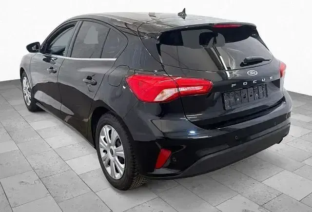 Usado Ford Focus Cool & Connect 160 CV (117 kW) 2021 Negro Berlina