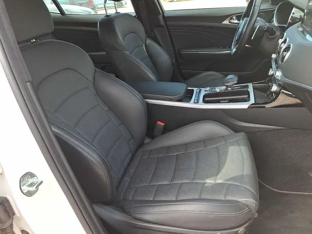 Gebraucht Kia Stinger GT 366 PS (269 kW) 2023 (swp) snow white pearl Kleinwagen