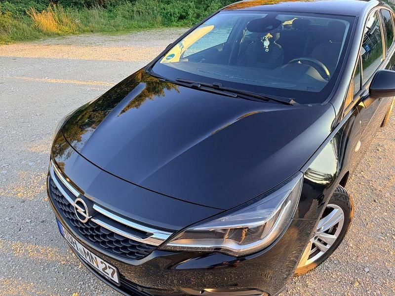 Schwarz Gebraucht 2017 Opel Astra Active Limousine | 10.400 € (Guter Preis) - Bild 1/4