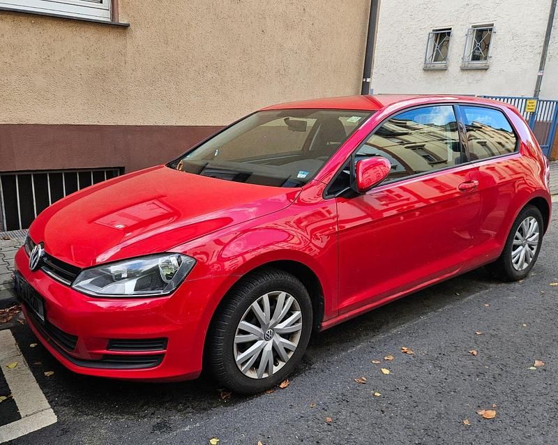 Rot Gebraucht 2014 VW Golf VII Limousine | 8.300 € (Superpreis) - Bild 1/1