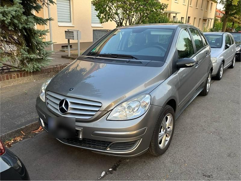 Gebraucht Mercedes B170 116 PS (85 kW) 2006 Silber Van / Kleinbus