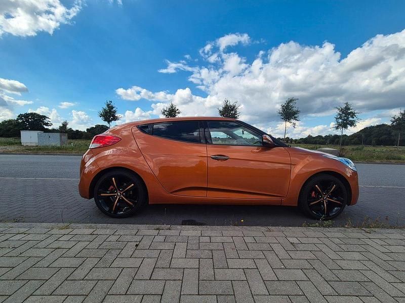 Orange Gebraucht 2013 Hyundai Veloster Style Kleinwagen | 6.800 € (Fairer Preis) - Bild 1/4
