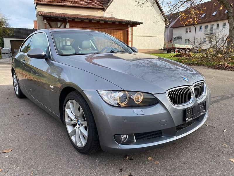 Gebraucht BMW 330 245 PS (180 kW) 2009 Grau