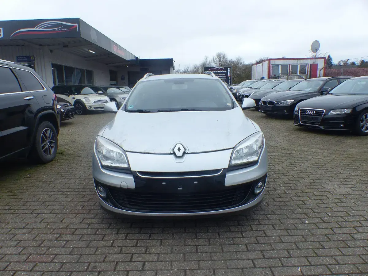 Gebraucht Renault Mégane GrandTour Expression 110 PS (80 kW) 2013 Grau Kombi