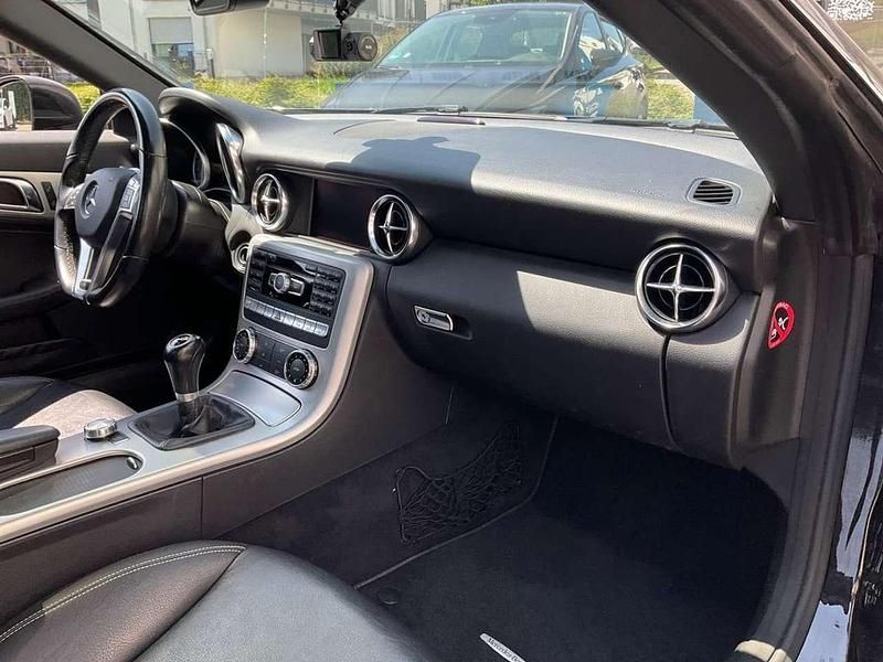 Schwarz Gebraucht 2012 Mercedes SLK200 Cabrio | 15.000 € (Fairer Preis) - Bild 1/4