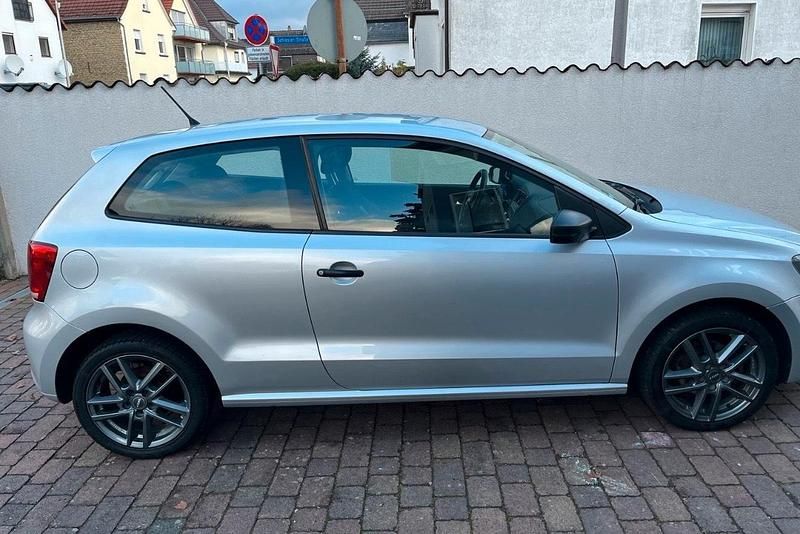 Gebraucht VW Polo 75 PS (55 kW) 2013 Silber Kleinwagen