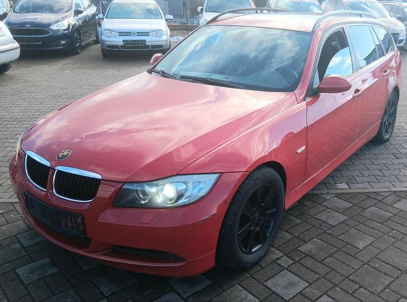 Gebraucht BMW 320 170 PS (125 kW) 2008 Rot Kombi