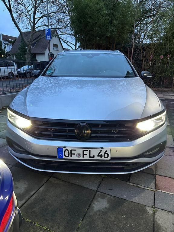 Gebraucht VW Passat 239 PS (175 kW) 2020 Silber Kombi