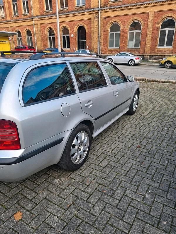 Silber Gebraucht 2004 Skoda Octavia Kombi | 1.300 € (Guter Preis) - Bild 1/4