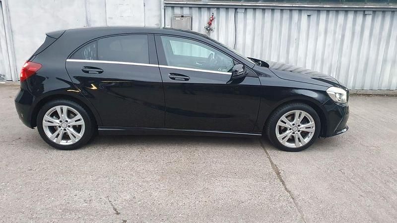 Gebraucht Mercedes A200 136 PS (100 kW) 2016 Schwarz Limousine