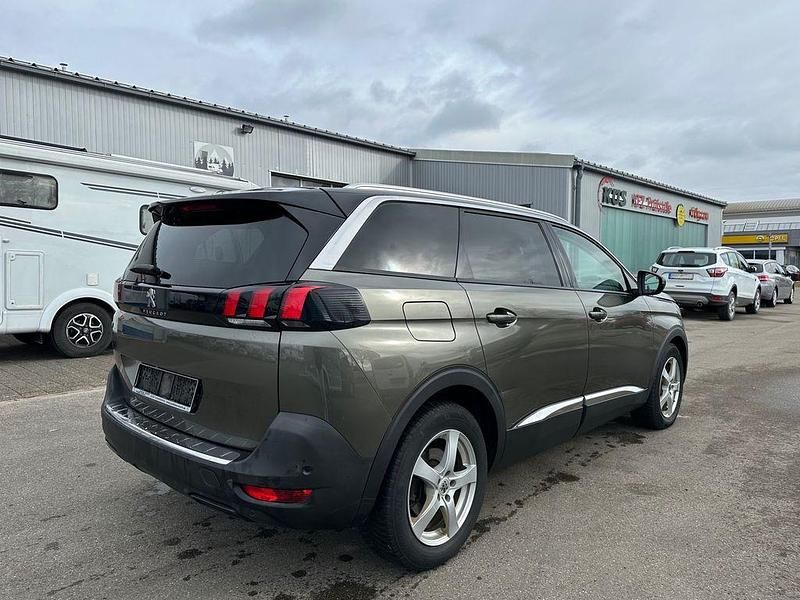 Gebraucht Peugeot 5008 Allure 150 PS (110 kW) 2017 Grau SUV