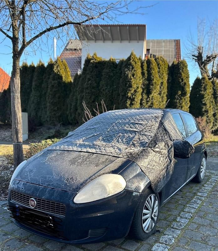 Blau Gebraucht 2009 Fiat Grande Punto Kleinwagen | 1.750 € (Fairer Preis) - Bild 1/4
