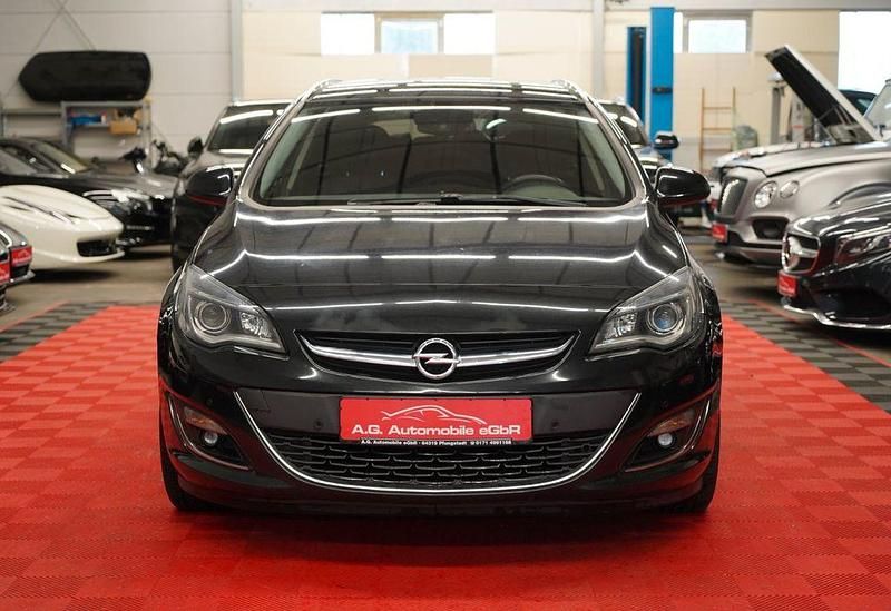 Gebraucht Opel Astra Exklusiv 165 PS (121 kW) 2015 Schwarz Kombi
