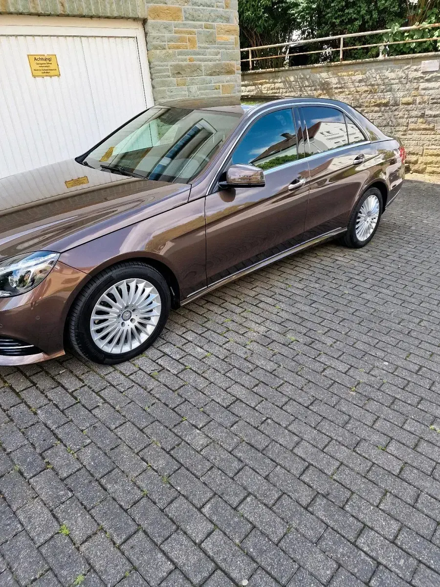 Gebraucht Mercedes E350 252 PS (185 kW) 2013 Braun Limousine