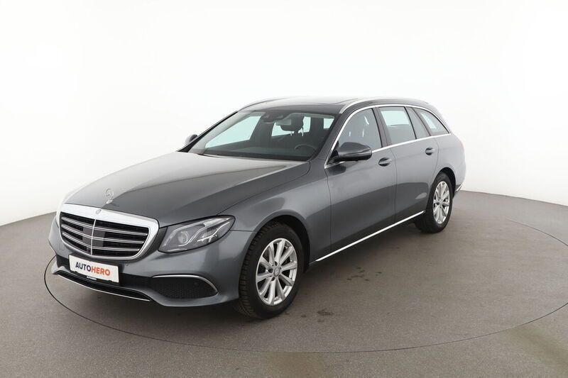 Grau Gebraucht 2016 Mercedes E220 Exclusive Kombi | 23.960 € (Etwas zu teuer) - Bild 1/4