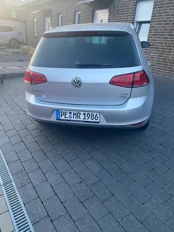Gebraucht VW Golf VII LOUNGE 86 PS (63 kW) 2015 Silber Limousine