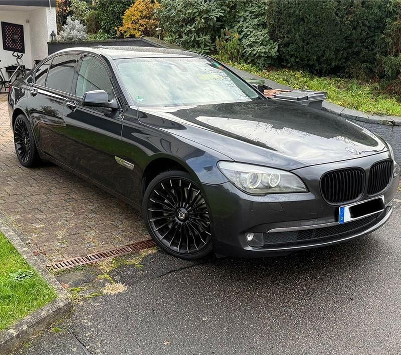 Gebraucht BMW 730 245 PS (180 kW) 2010 Schwarz Limousine