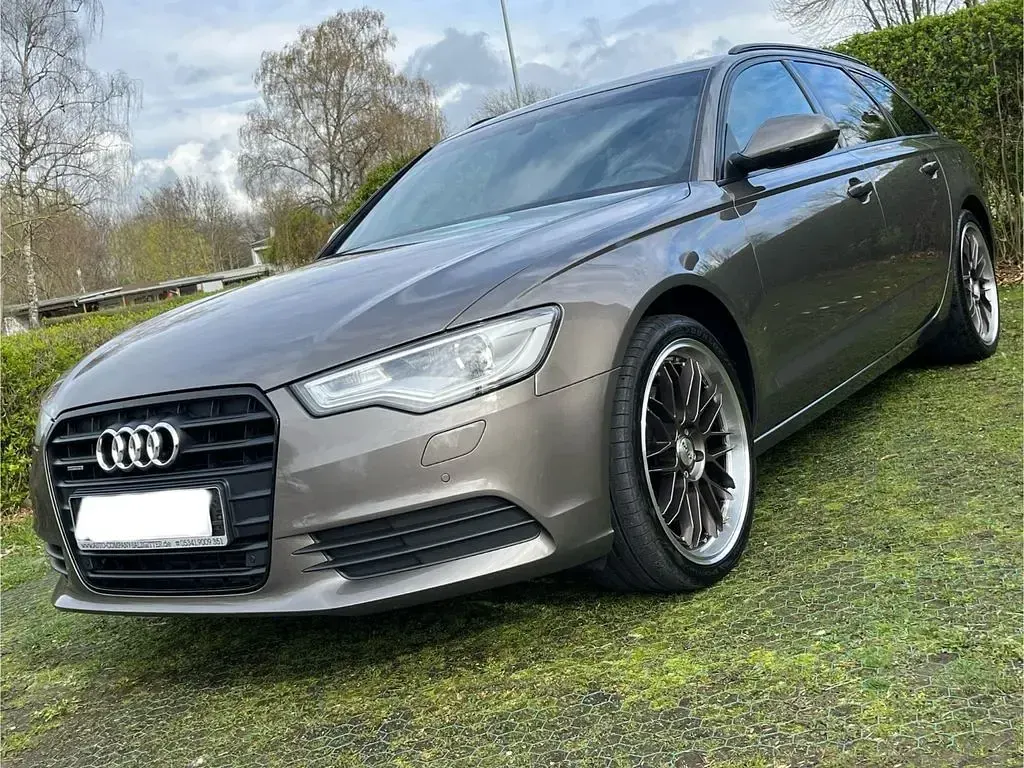 Używany Audi A6 Sport 245 KM (180 kW) 2012 Szary Kombi