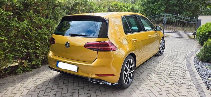 Gebraucht VW Golf Highline 150 PS (110 kW) 2018 Gelb Limousine