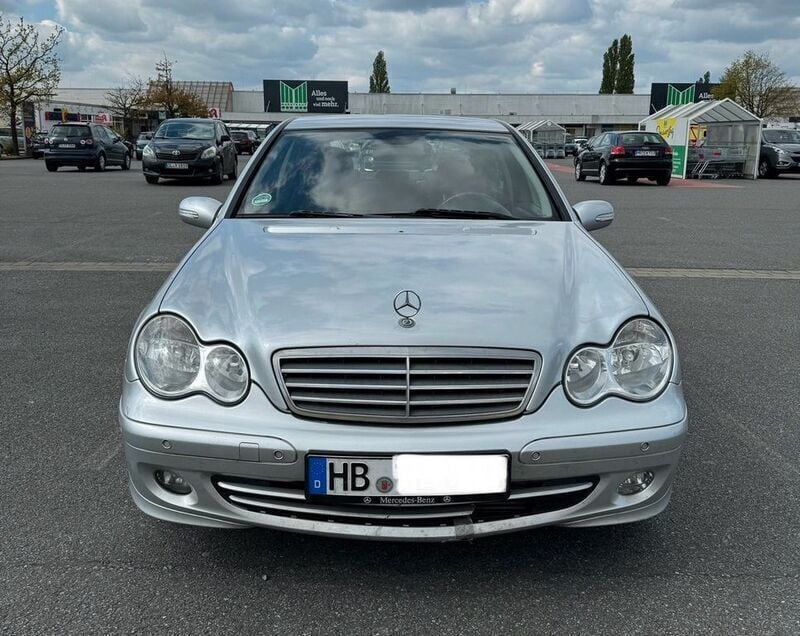 Silber Gebraucht 2006 Mercedes C200 Classic Limousine | 2.500 € (Guter Preis) - Bild 1/4