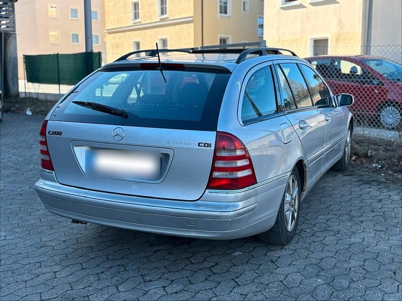 Gebraucht Mercedes 200 120 PS (88 kW) 2002 Silber Kombi