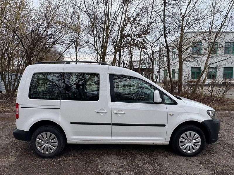 Gebraucht VW Caddy Trendline 102 PS (75 kW) 2013 Weiß Van / Kleinbus