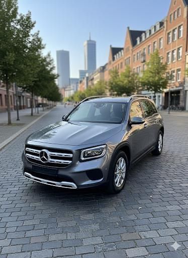 Grau Gebraucht 2021 Mercedes GLB200 SUV | 21.999 € (Superpreis) - Bild 1/4