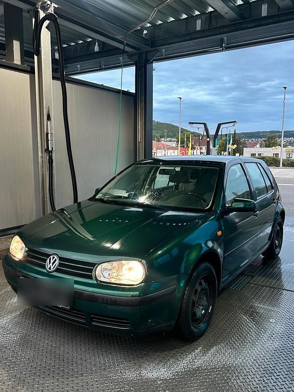 Grün Gebraucht 1999 VW Golf IV Kleinwagen | 550 € (Superpreis) - Bild 1/4