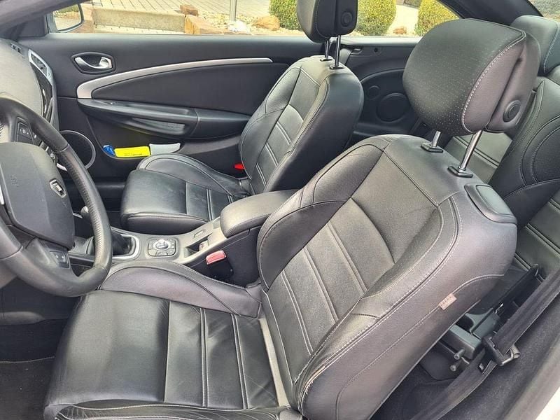 Gebraucht Renault Mégane Cabriolet Luxe 131 PS (96 kW) 2010 Weiß Cabrio